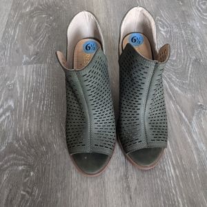 Restricted Peep Toe Booties